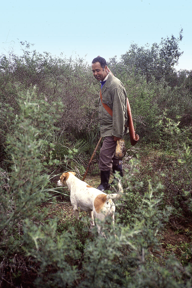 Un bon chasseur sait chasser avec son chien