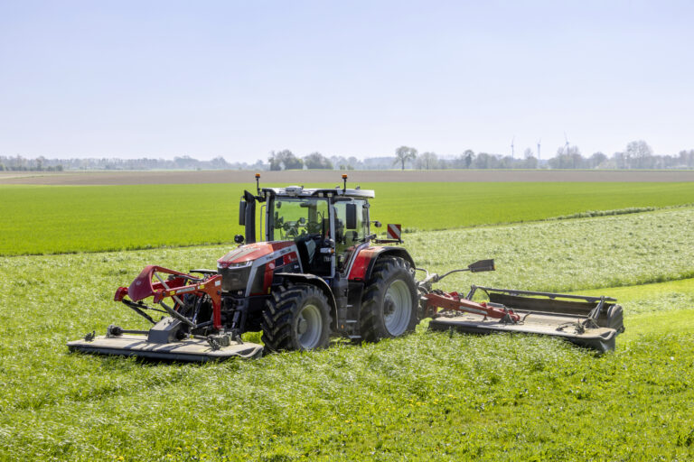 Massey Ferguson lance la série MF 8S Xtra