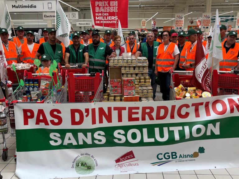 Des agriculteurs retirent des produits contenant de l’acétamipride