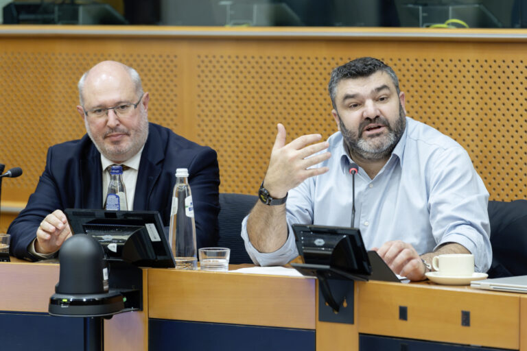 Le Parlement européen au centre du jeu