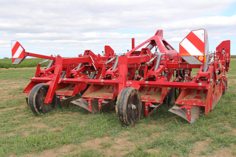Quand le désherbage mécanique tape dans la butte !