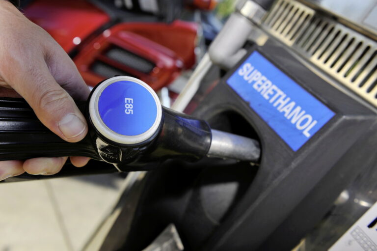 le bilan carbone du bioéthanol et des véhicules électriques au coude-à-coude