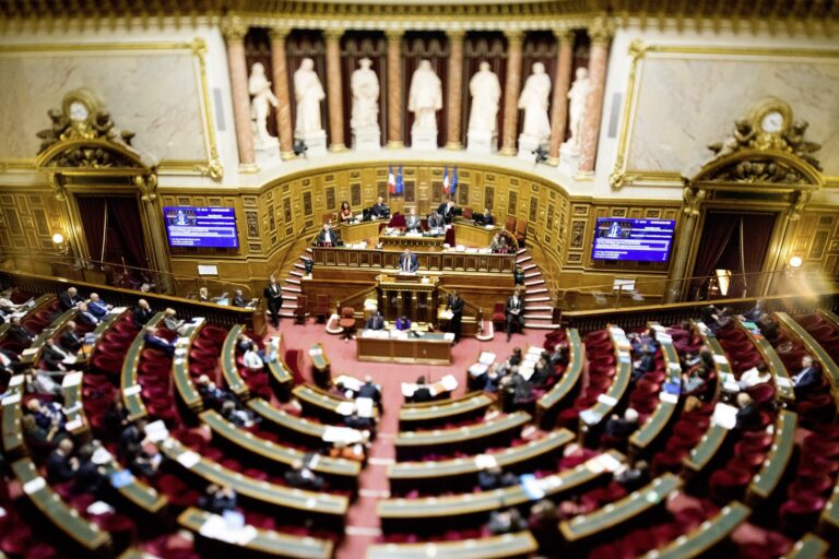 le sénat adopte le projet de loi d’urgence, modifié par plus de 200 amendements